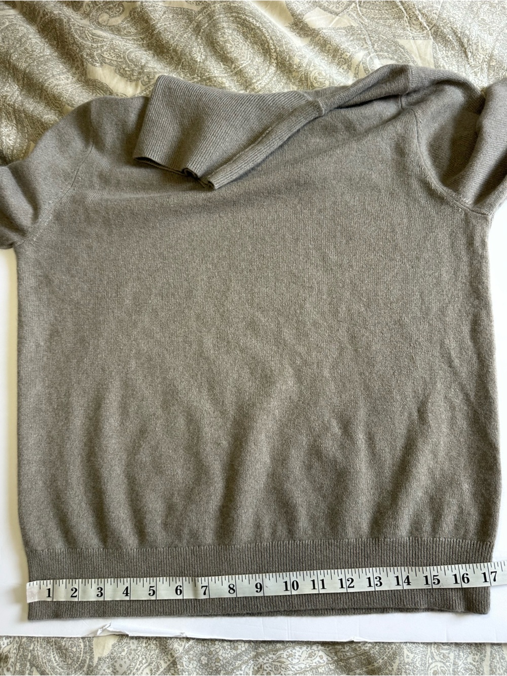 Quince Men’s Morel Gray 100% Mongolian Cashmere Turtleneck Sweater- Medium - Picture 2 of 12